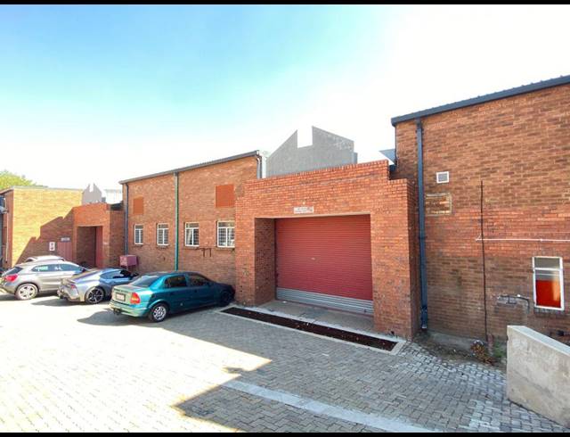 3,086M² WAREHOUSE TO LET IN STRIJDOMPARK